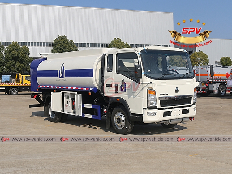 8,000 Litres Fuel Truck Sinotruk - RF 8,000 Litres Fuel Truck Sinotruk - RF